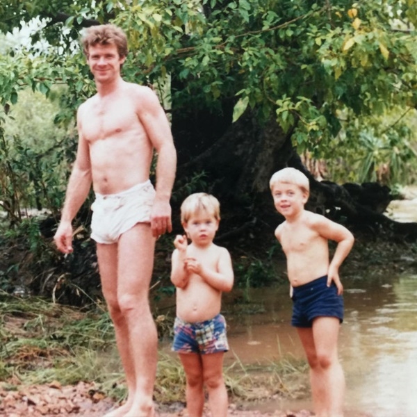 Gia đình thần sấm Chris Hemsworth