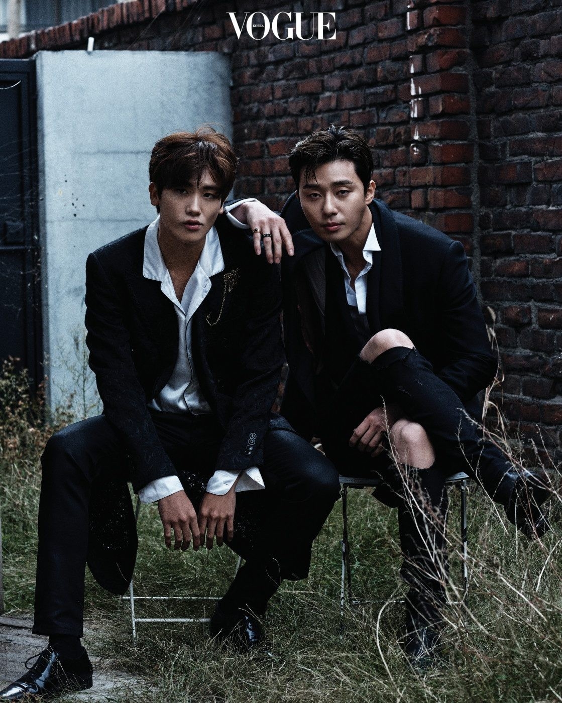 Park Hyung Sik gửi xe cà phê tới ủng hộ Park Seo Joon đóng phim mới