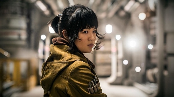 Đạo diễn Star Wars bênh vực nữ diễn viên gốc Việt