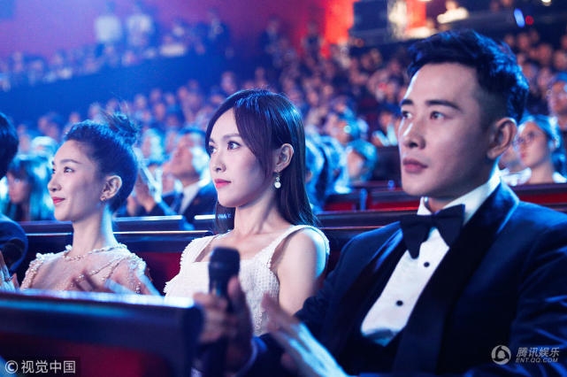 Đường Yên - La Tấn khiến fan dậy sóng vì thẹn thùng trên sân khấu