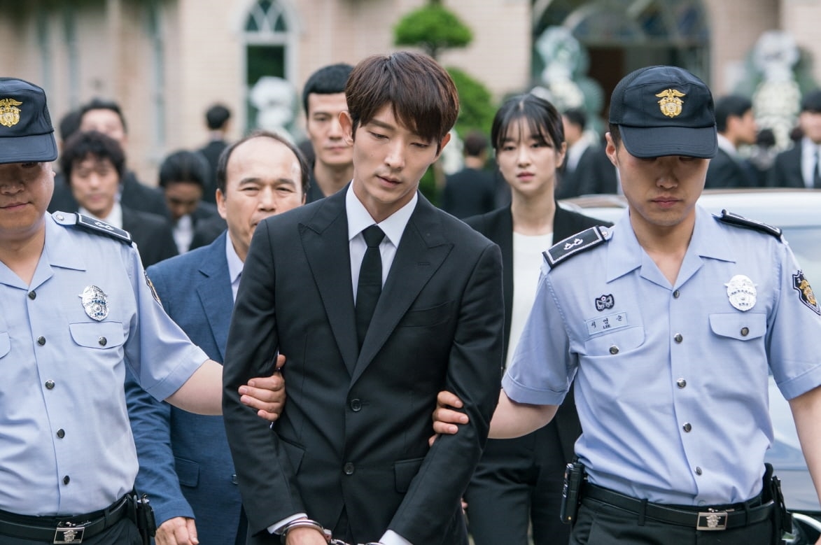 Lee Jun Ki diễn xuất thần trong mọi cảnh khiến người người thán phục