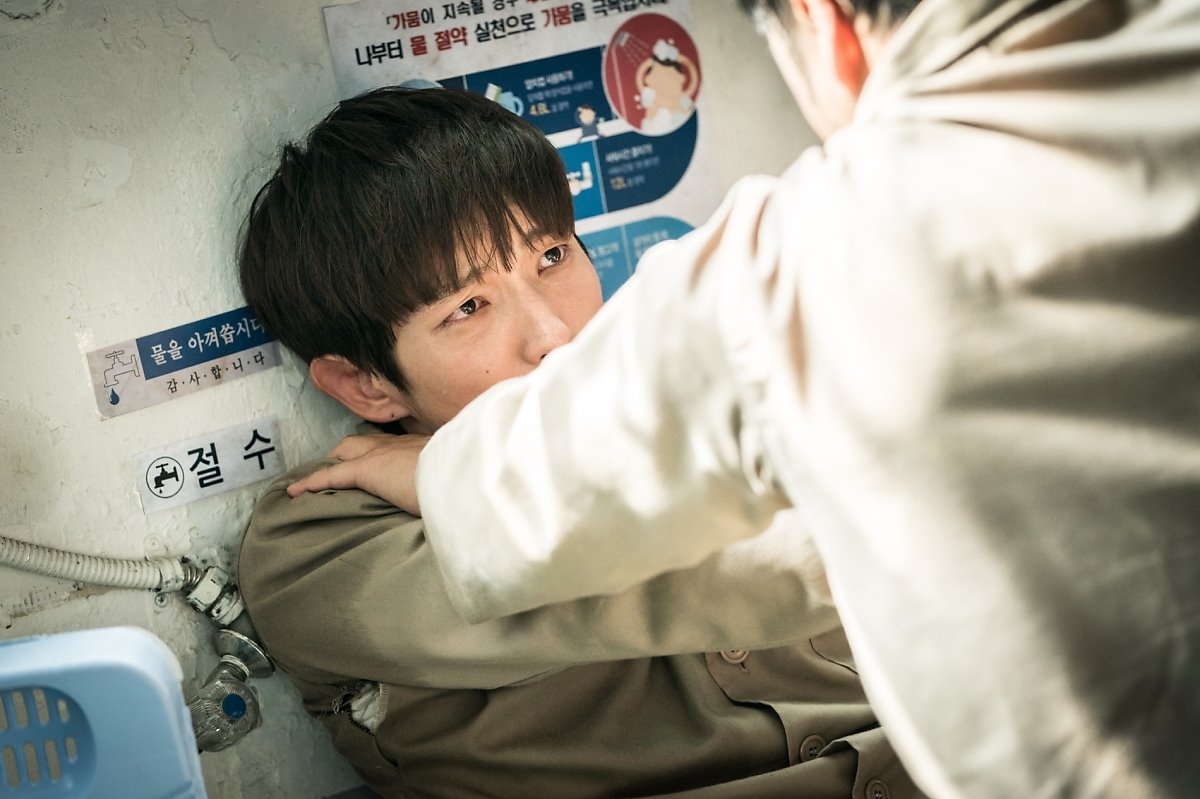 Lee Jun Ki diễn xuất thần trong mọi cảnh khiến người người thán phục