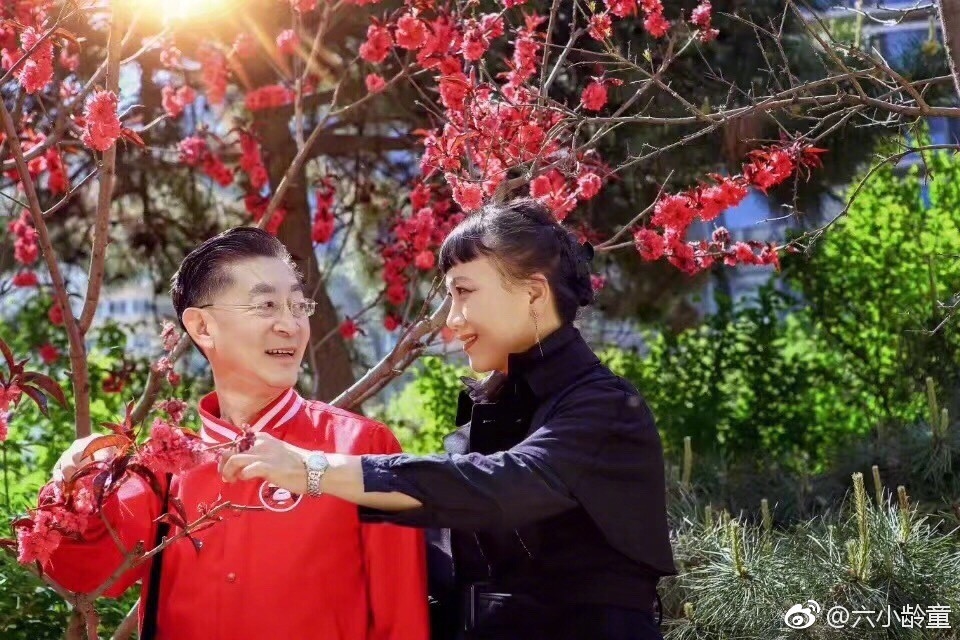 Phong cách Tôn Ngộ Không trong ảnh kỷ niệm 30 năm ngày cưới