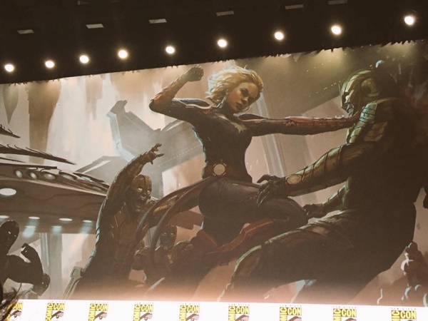 Trang phục màu xanh lục của Captain Marvel