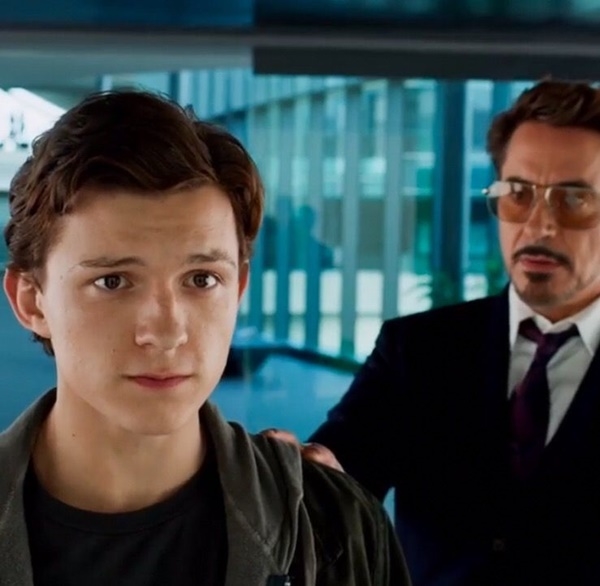 Điểm giống nhau giữa MCU và DCEU