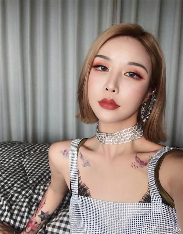 Lộ diện dung nhan cô gái bước vào phòng khách sạn cùng Hồ Nhất Thiên?