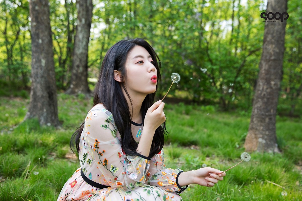 Nam Ji Hyun tái xuất với bộ ảnh mới đẹp như tiên nữ