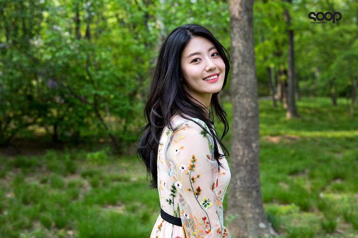 Nam Ji Hyun tái xuất với bộ ảnh mới đẹp như tiên nữ