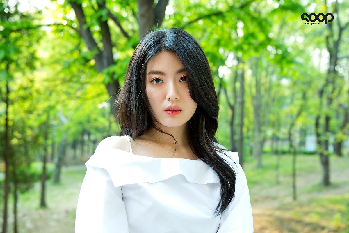 Nam Ji Hyun tái xuất với bộ ảnh mới đẹp như tiên nữ
