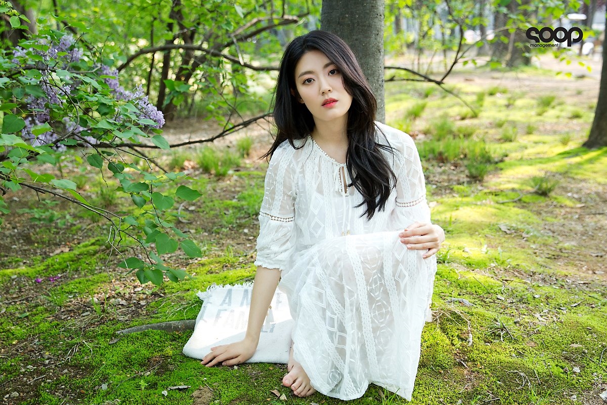 Nam Ji Hyun tái xuất với bộ ảnh mới đẹp như tiên nữ