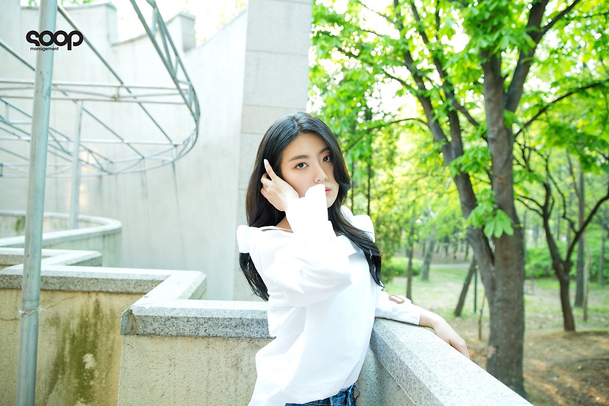 Nam Ji Hyun tái xuất với bộ ảnh mới đẹp như tiên nữ