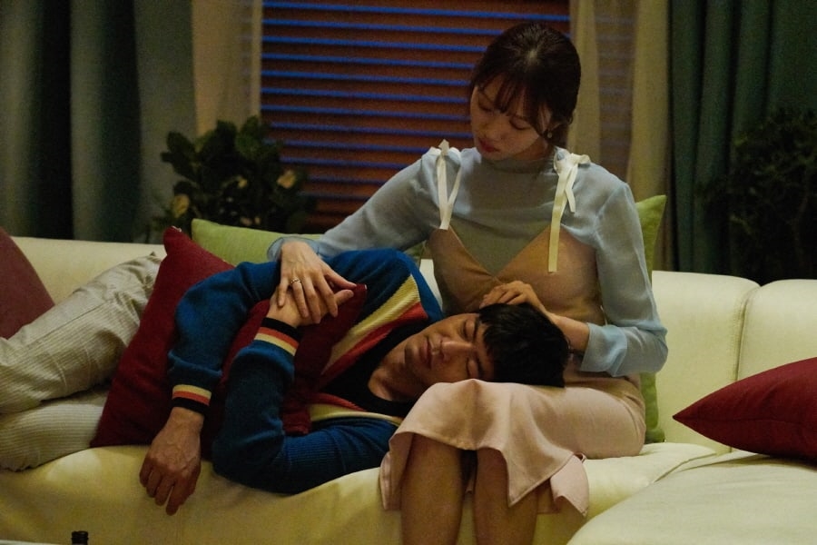 Lee Sang Yoon - Lee Sung Kyung có nụ hôn tiếp theo trong 'About Time'