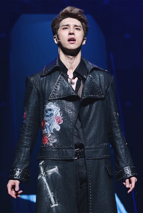 Những idol Hàn Quốc tỏa sáng với nghề tay trái được công nhận