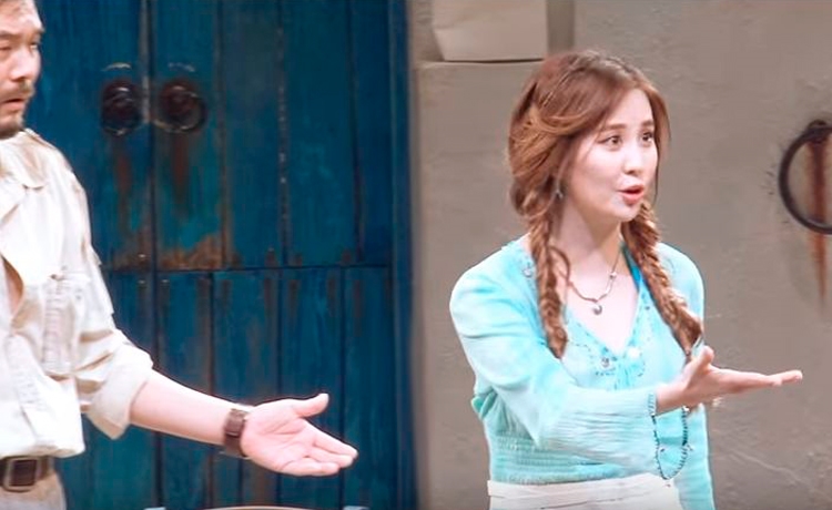Những idol Hàn Quốc tỏa sáng với nghề tay trái được công nhận