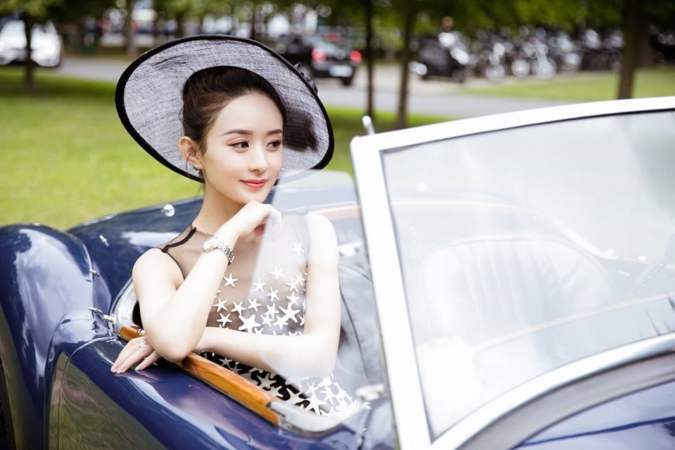 Triệu Lệ Dĩnh bị stylist dìm thê thảm khi xuất hiện trong sự kiện mới