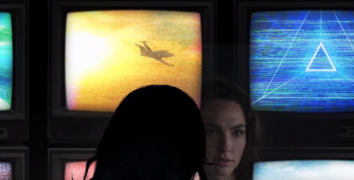 Bí ẩn đằng sau hình ảnh đầu tiên của Wonder Woman 2