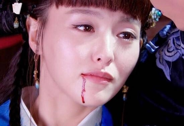 Khi mỹ nhân Hoa ngữ hộc máu trên phim, ai mới là người xuất sắc nhất?