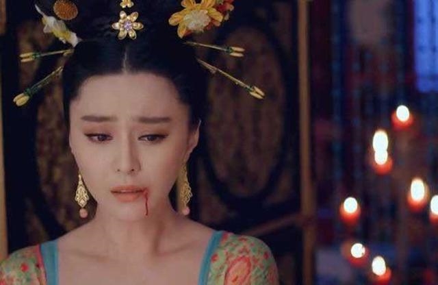 Khi mỹ nhân Hoa ngữ hộc máu trên phim, ai mới là người xuất sắc nhất?