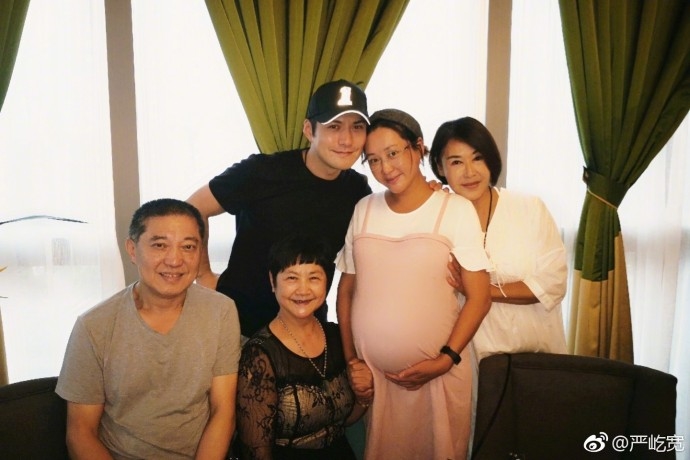 Nghiêm Khoan hạnh phúc thông báo lên chức bố