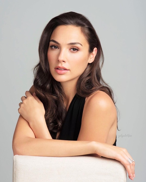 Những điều thú vị về nữ diễn viên Gal Gadot