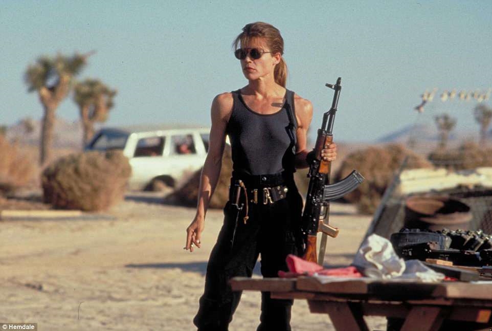 Linda Hamilton đã trở lại với Terminator 6 sau 27 năm vắng bóng