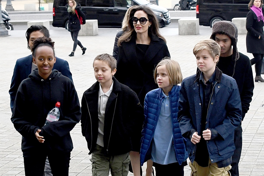 Brad Pitt không hài lòng chuyện Angelina Jolie để các con đóng phim