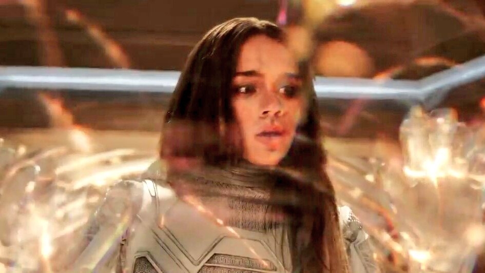 Cận cảnh kẻ phản diện The Ghost trong Ant-Man and the Wasp