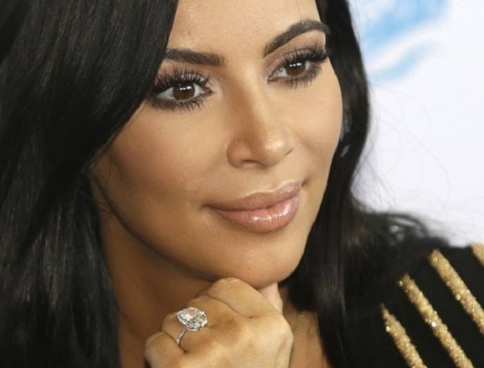 Kim Kardashian cùng chồng trở lại Paris sau lần bị cướp suýt mất mạng
