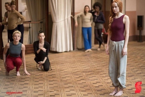 Dakota Johnson tái xuất với tác phẩm kinh dị 'Suspiria'