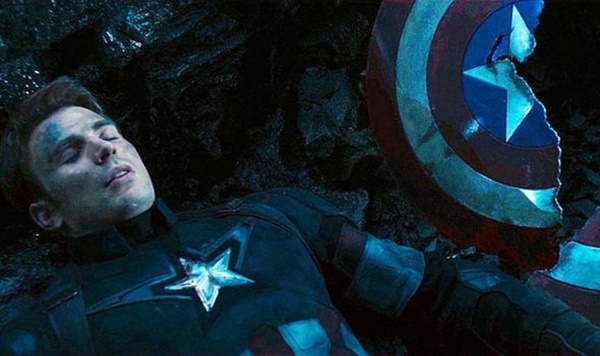 Captain America chết trong vòng tay Iron Man
