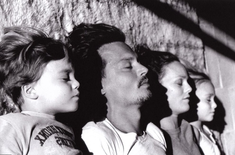 Con trai Johhny Depp đang lâm bệnh nặng