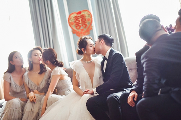 Chung Hân Đồng bất ngờ tuyên bố mình là vẫn gái chưa chồng sau hôn lễ