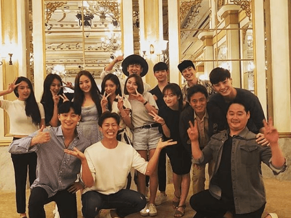 'Phó chủ tịch' Park Seo Joon âm thầm mở tiệc liên hoan