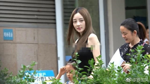 Giả Nãi Lượng khiến người hâm mộ lo sốt vó vì ngày càng gầy yếu