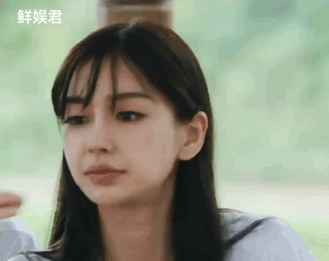 AngelaBaby vướng vào thị phi lén bỏ đồ ăn trên sóng truyền hình