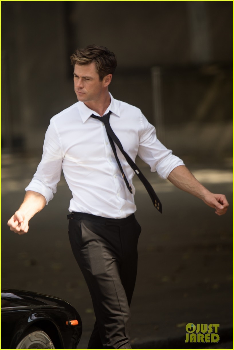 Men in Black 4: Chris Hemsworth xuất hiện với những hình ảnh đầu tiên