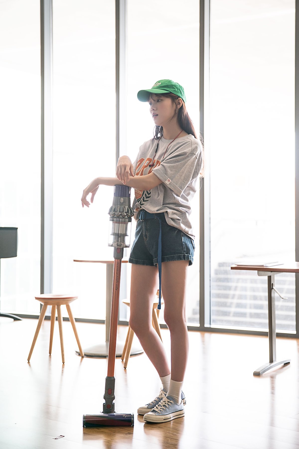 Lee Sung Kyung tung bộ ảnh tập nhạc kịch đẹp ngọt ngào