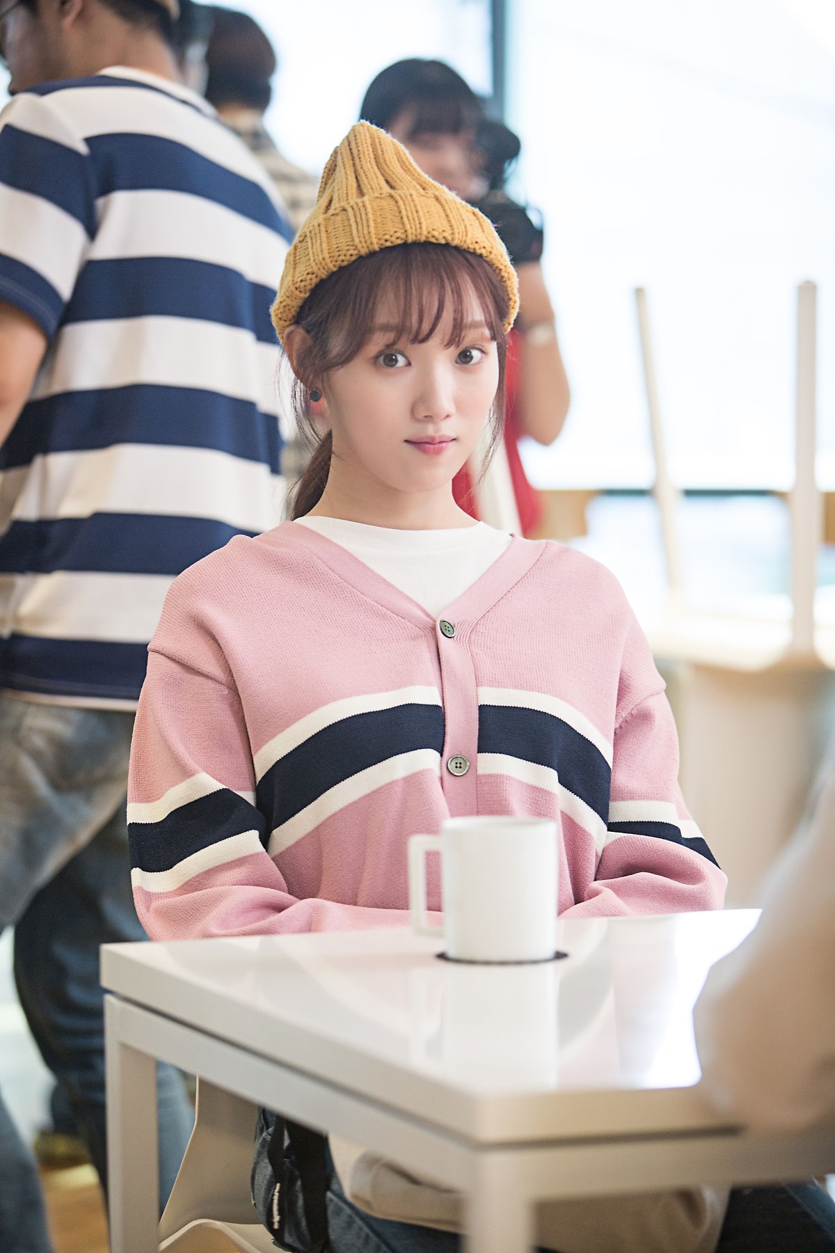 Lee Sung Kyung tung bộ ảnh tập nhạc kịch đẹp ngọt ngào