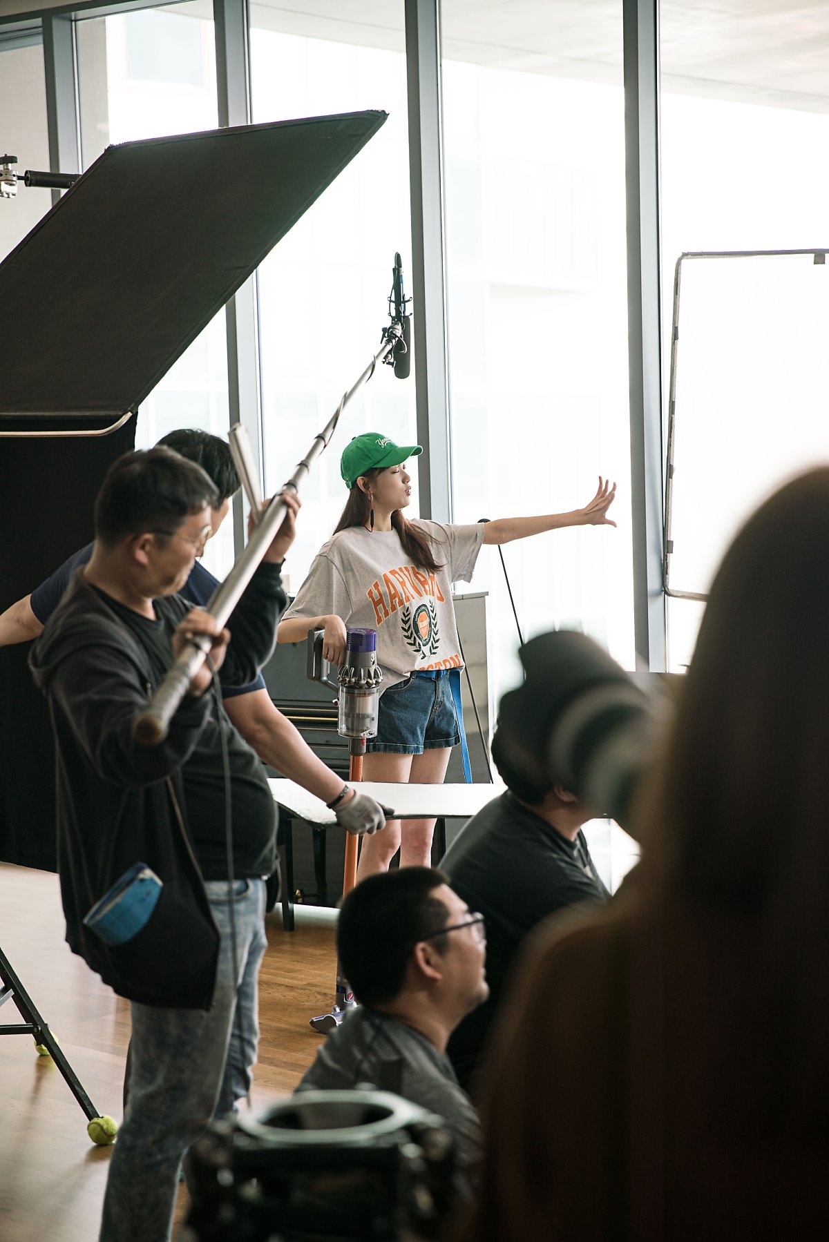 Lee Sung Kyung tung bộ ảnh tập nhạc kịch đẹp ngọt ngào