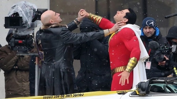 DC tiết lộ tạo hình hoàn chỉnh của Shazam
