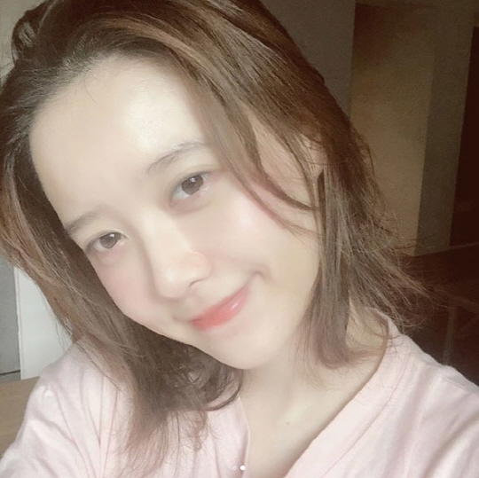 Goo Hye Sun đáp trả tin đồn đang mang thai và phẫu thuật thẩm mỹ