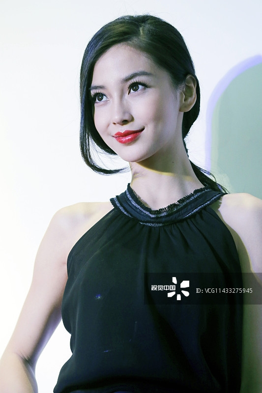 AngelaBaby bị tố không biết chăm con, giở thói ngôi sao