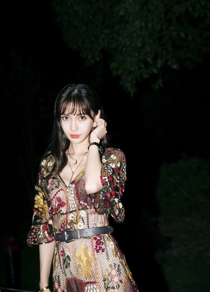 Angelababy ra vẻ ngôi sao khiến người khác khó chịu?