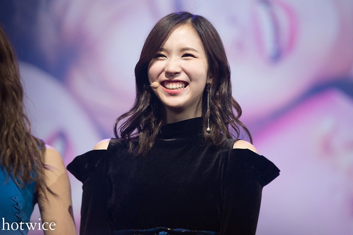 TWICE biến khuyết điểm của mình thành ưu điểm thu hút fan