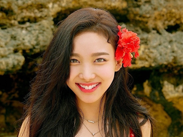 TWICE biến khuyết điểm của mình thành ưu điểm thu hút fan