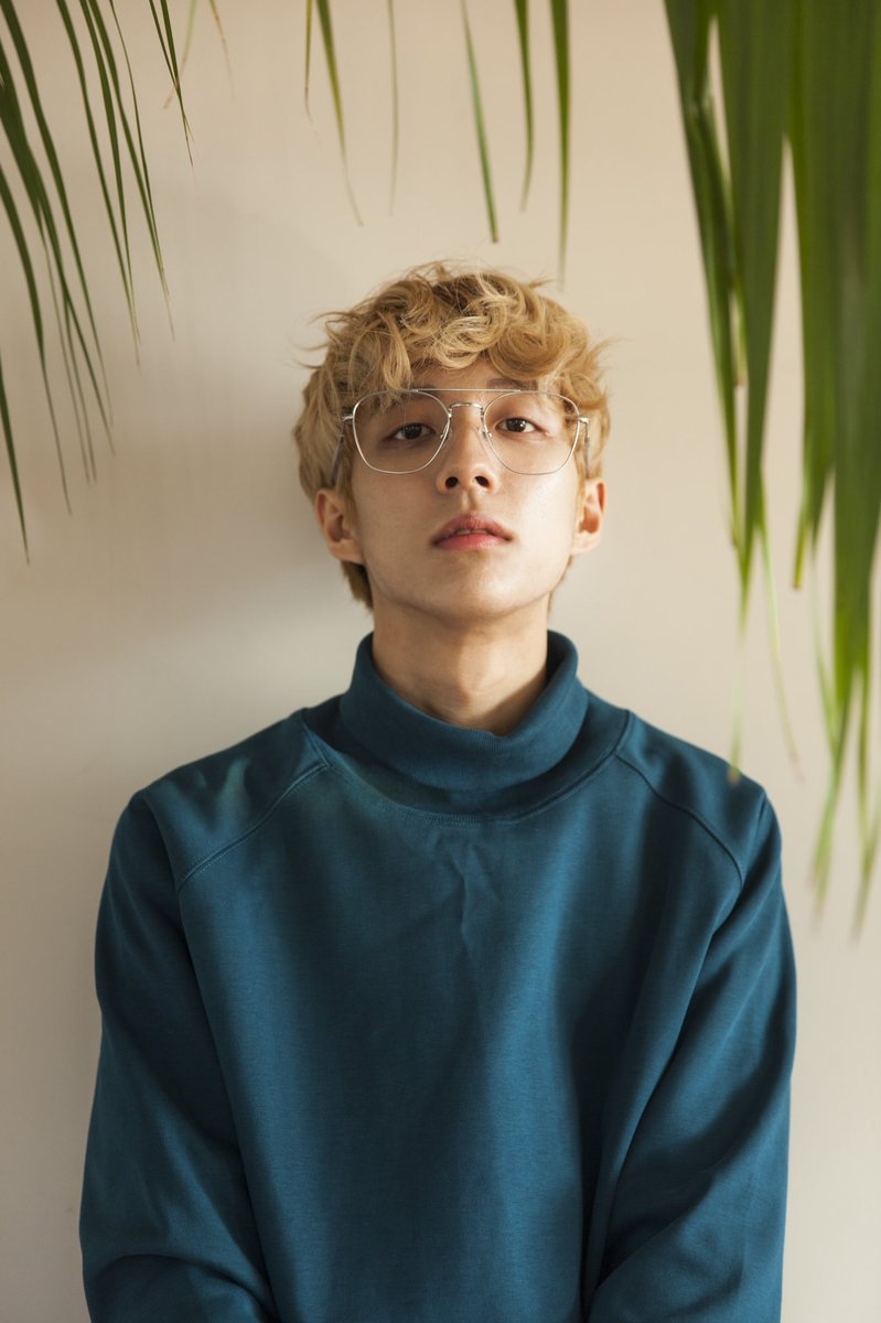 Ca sĩ đồng tính Holland tiết lộ việc yêu thích Chanyeol