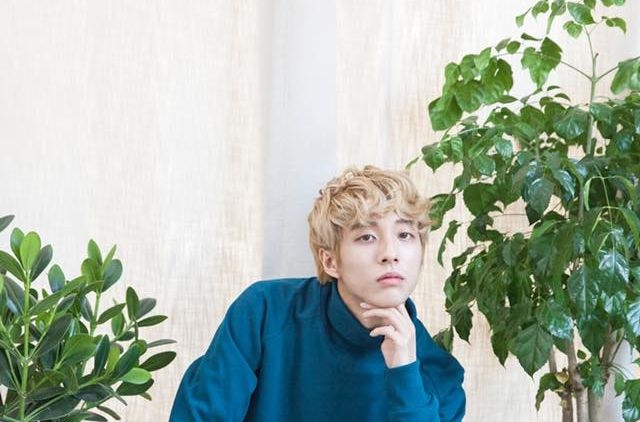 Ca sĩ đồng tính Holland tiết lộ việc yêu thích Chanyeol