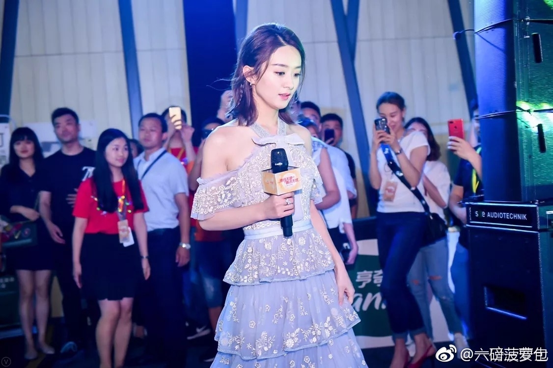 Triệu Lệ Dĩnh khiến fan lo sốt vó vì bị suy tim, tắc nghẽn mạch máu