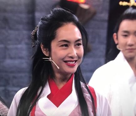 Khi mỹ nhân Cbiz diễn lại cảnh kinh điển của mình