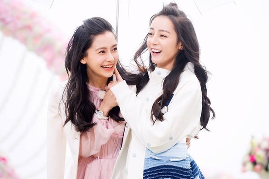 Running Brother rút thành viên, fan Địch Lệ Nhiệt Ba tự ứng cử